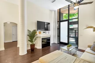 Photo #1: 240011428 Listing 