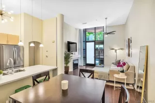 Photo #6: 240011428 Listing 