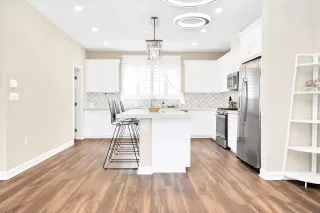 Photo #4: 240011429 Listing