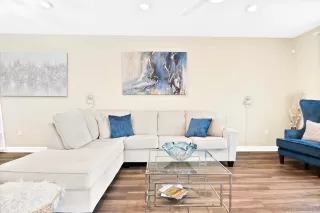 Photo #6: 240011429 Listing