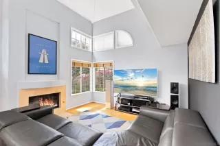 Photo #3: 240011433 Listing