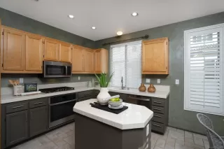 Photo #5: 240011438 Listing 