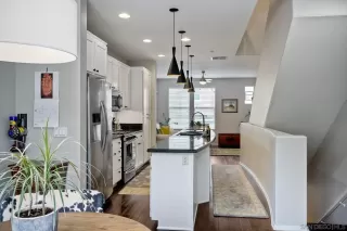 Photo #6: 240011445 Listing 