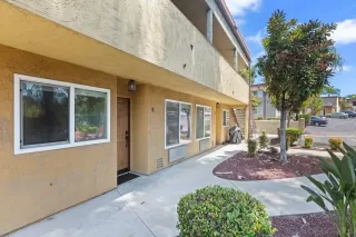 Photo #2: 240011455 Listing