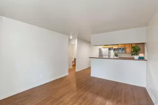 Photo #6: 240011455 Listing