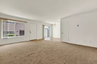 Photo #4: 240011489 Listing