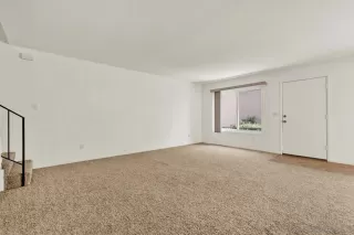 Photo #5: 240011489 Listing