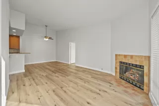 Photo #5: 240011503 Listing