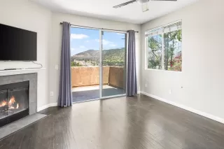 Photo #4: 240011523 Listing