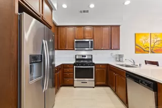 Photo #3: 240011545 Listing