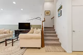 Photo #6: 240011545 Listing