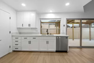 Photo #5: 240011551 Listing 