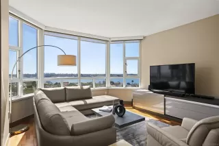 Photo #2: 240011555 Listing 