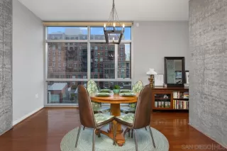 Photo #5: 240011562 Listing