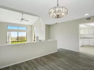 Photo #4: 240011576 Listing 