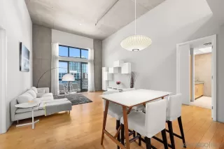 Photo #2: 240011582 Listing 