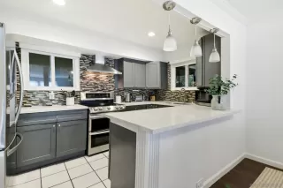 Photo #4: 240011600 Listing 