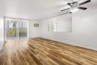 Photo #6: 240011645 Listing