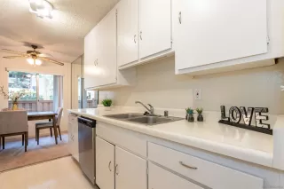 Photo #3: 240011663 Listing