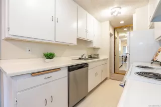 Photo #5: 240011663 Listing