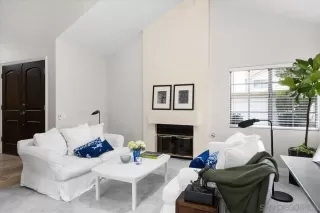 Photo #3: 240011671 Listing