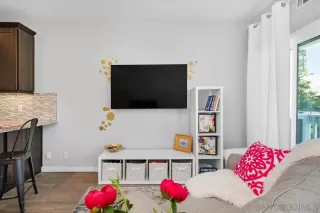 Photo #1: 240011681 Listing