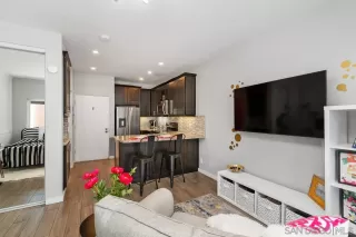 Photo #3: 240011681 Listing