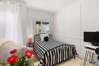 Photo #5: 240011681 Listing