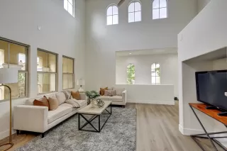 Photo #2: 240011684 Listing 