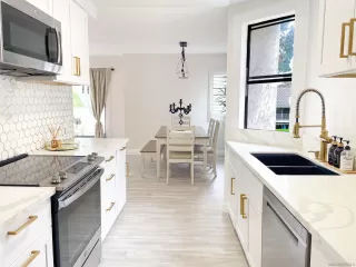 Photo #5: 240011694 Listing