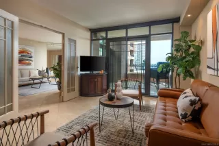 Photo #1: 240011697 Listing 