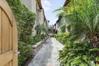 Photo #2: 240011719 Listing