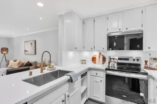 Photo #4: 240011734 Listing