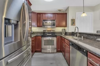 Photo #4: 240011750 Listing