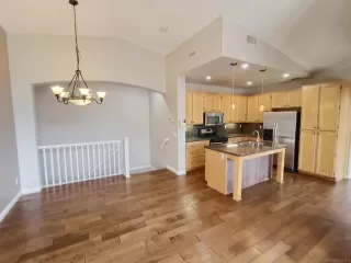 Photo #4: 240011790 Listing