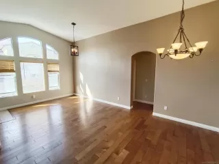 Photo #5: 240011790 Listing