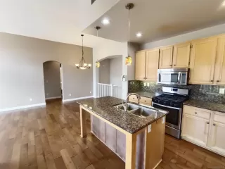 Photo #6: 240011790 Listing