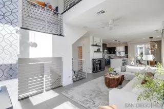 Photo #5: 240011822 Listing