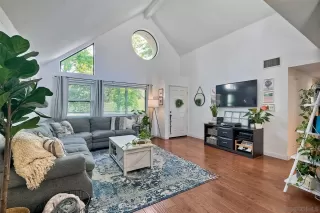 Photo #3: 240011851 Listing