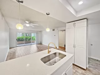 Photo #2: 240011856 Listing 