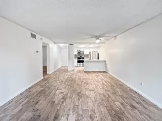 Photo #4: 240011856 Listing 