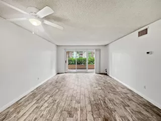 Photo #5: 240011856 Listing 