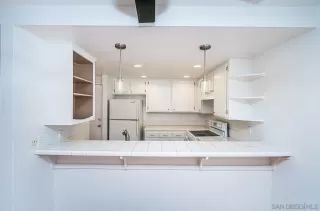 Photo #5: 240011871 Listing