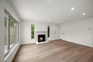 Photo #1: 240011898 Listing