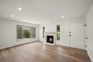 Photo #3: 240011898 Listing