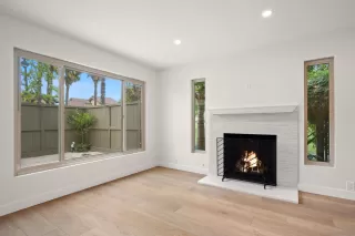 Photo #4: 240011898 Listing