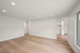 Photo #5: 240011898 Listing