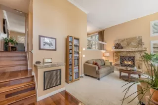 Photo #1: 240011908 Listing