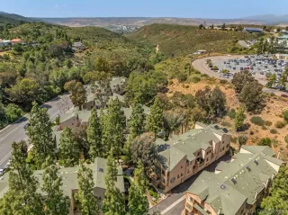 Photo #2: 240011908 Listing