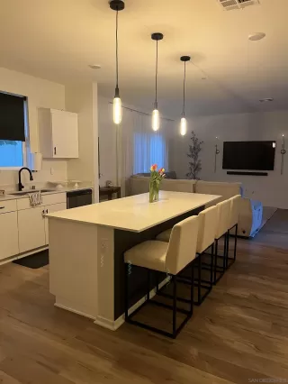 Photo #1: 240011935 Listing